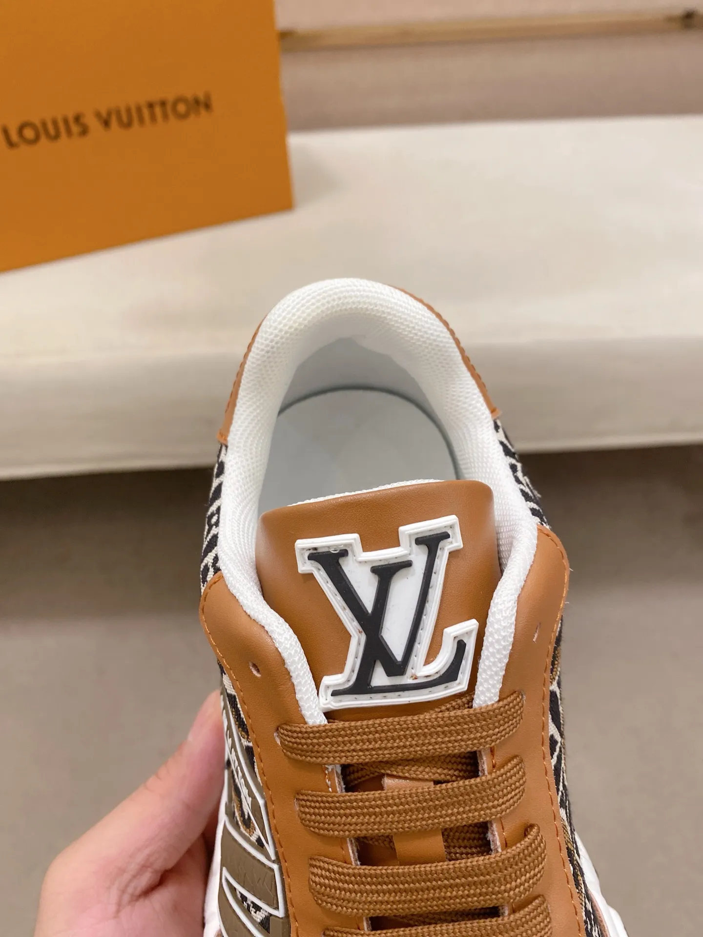 Men's shoes 442💰louis vuitton (Louis Vuitton/lv)🔍🔍The new counters are on sale at the same time. The uppers are imported from Italy. ⃣️Re-engraved🇮🇹💪💪, ⚠Sole: The original sole is specially provided by the original factory, the exclusive movable molded sole is super comfortable, ⚠Original and single goods 🔍high quality, you can enter and leave the counter at will, welcome to compare⚠. Code number: 38-44 (45/customized, non-refundable)